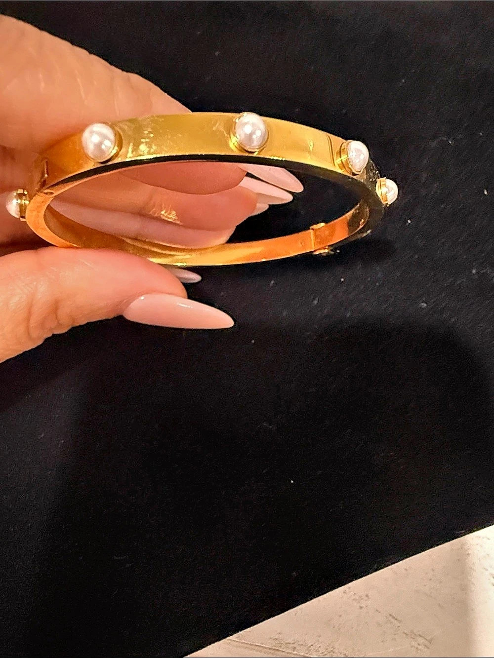 Tory Burch Icon Hinge Bracelet Pearl Logo in Gold